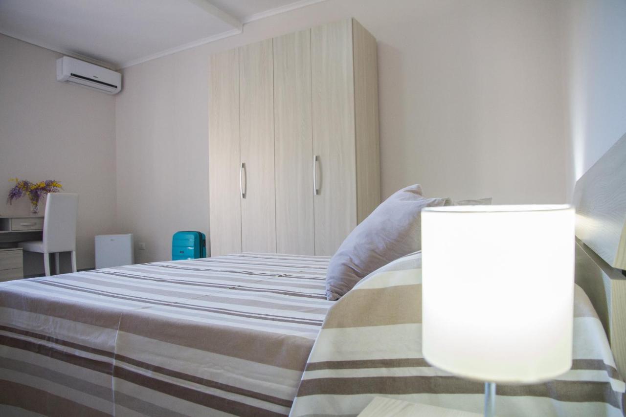 Bluriva Hotel Ciro Marina Luaran gambar